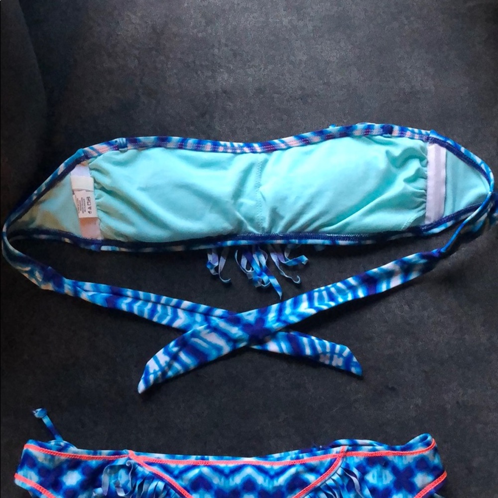 Bikini - Picture 7 of 8